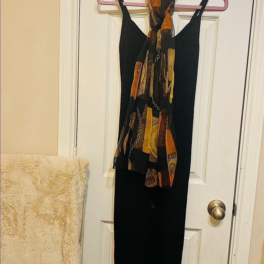 Medium black fitted dress 👗